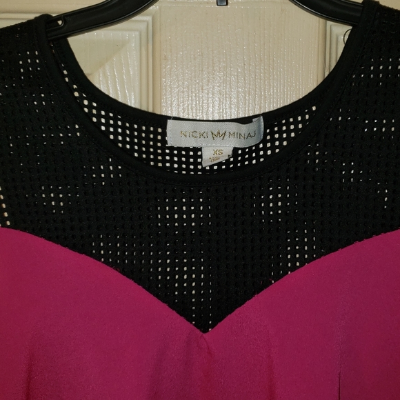 Gorgeous Raspberry high low top blouse mesh - Picture 2 of 2